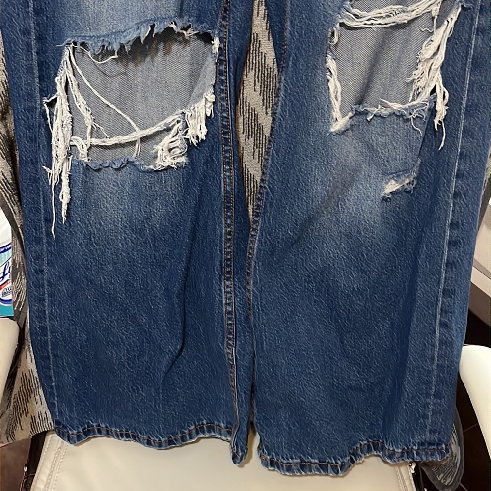 Jeans - Picture 2 of 3